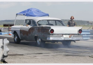 Illustration for article titled Vintage Drag Racing at Mid-America Motorplex